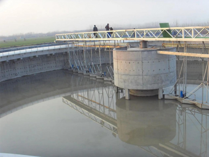 中心傳動(dòng)刮泥機(jī)